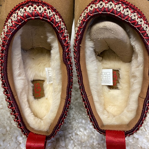 UGG Tazz Women's Tan Flats with Red Trim - Picture 12 of 12